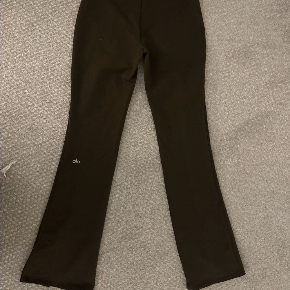Alo Flared Leggings in Brown Size S